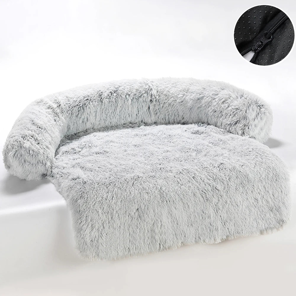 This removable plush pet bed is perfect for large dogs. It's a warm and comfortable place for your pet to sleep. It's also washable, so you can keep it clean and fresh.